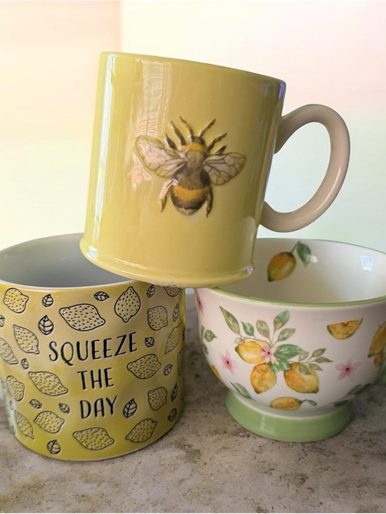 Other - Vintage Style Yellow Bee & Lemon Coffee Mug Set ☕️ Cottage Kitchen Decor